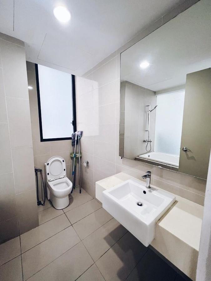 Connected Train 3 Bedrooms - Above Klgateway Mall 14 Kuala Lumpur Kültér fotó